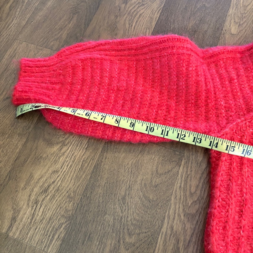 Modern Women's Authentic Free People Chunky Knit Boxy Red Puffy Sleeve Sweater - Picture 10 of 10